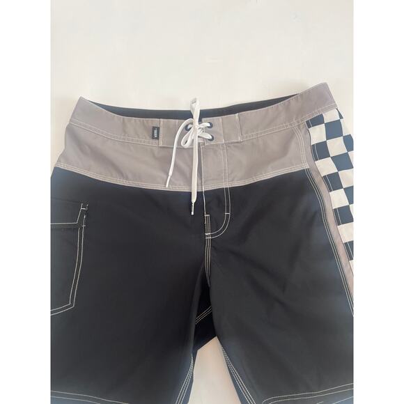 VANS MENS SWIM SUIT AND HAT BUNDLE GRAY BLACK SUIT SIZE 32 NWT VANS TRUCKER HAT - Picture 2 of 14